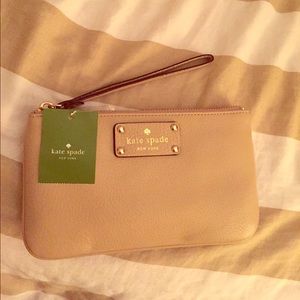 LAST MARKDOWN🎉NWT KATE SPADE WRISTLET